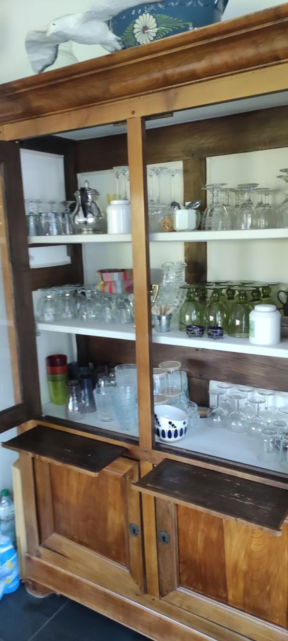 vitrine bon &eacute;tat, disponible dans le Var &agrave; Sanary s Meubles