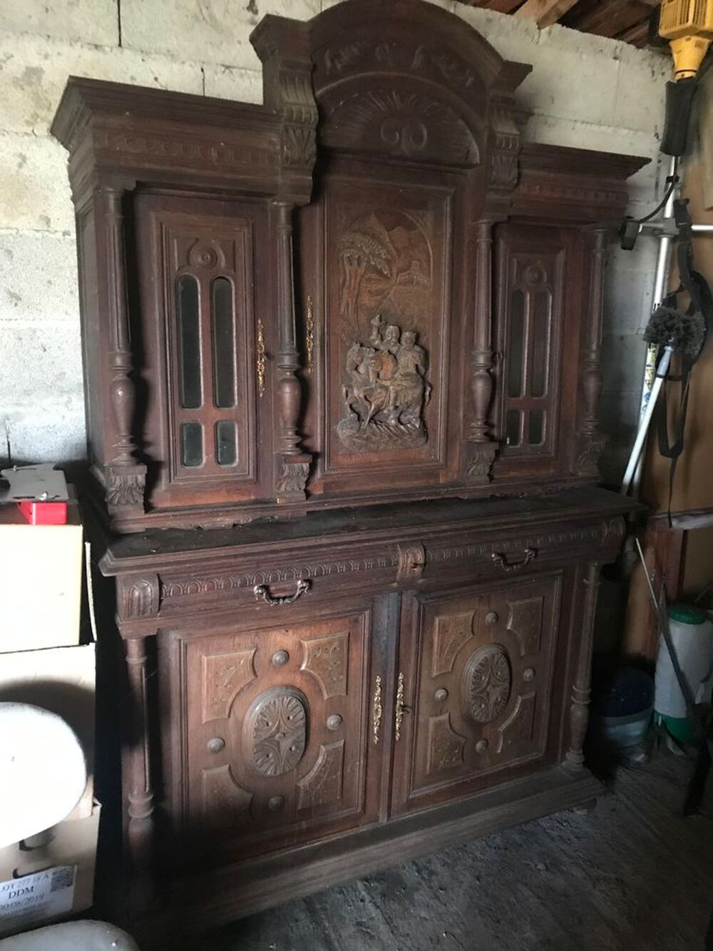 BUFFET ANCIEN (80 ans environ) Meubles