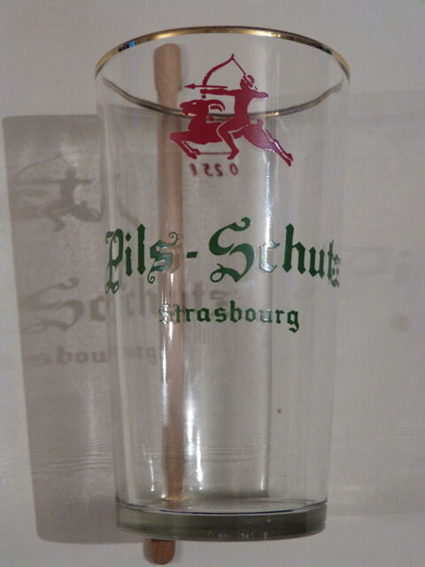 VERRE A BIERE  ---  PILS  -  SCHUTZ 3 Brest (29)