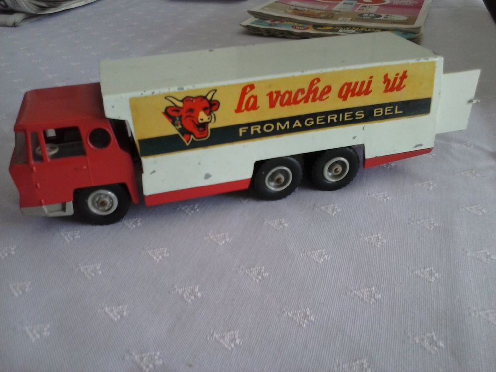 CAMION BERNARD LA VACHE QUI RIT 