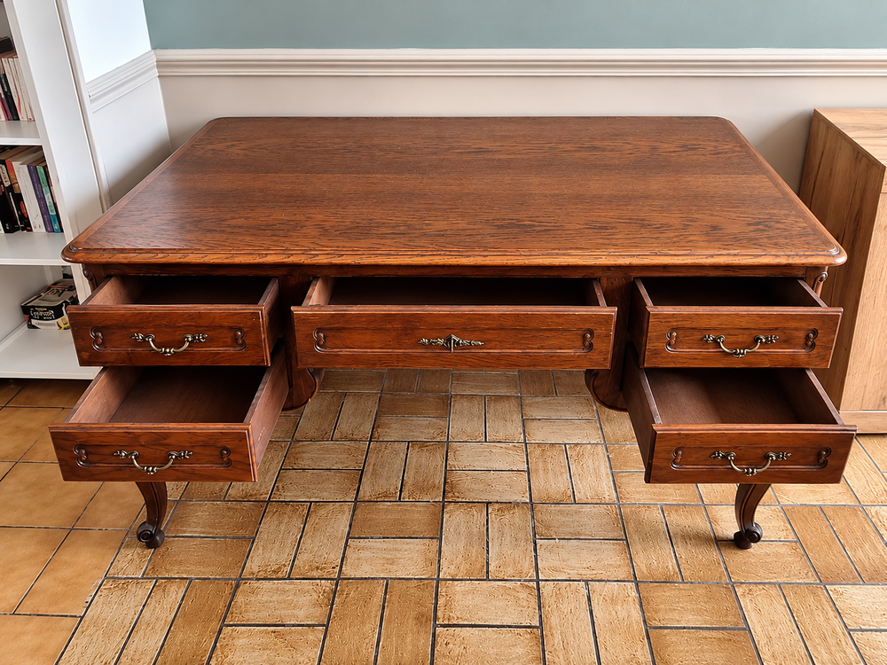 Bureau ancien en bois ? 140 cm ? nombreux rangements Meubles