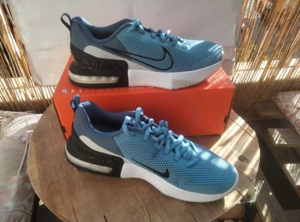 Basket Nike air max alpha trainer 6 taille "45" Chaussures