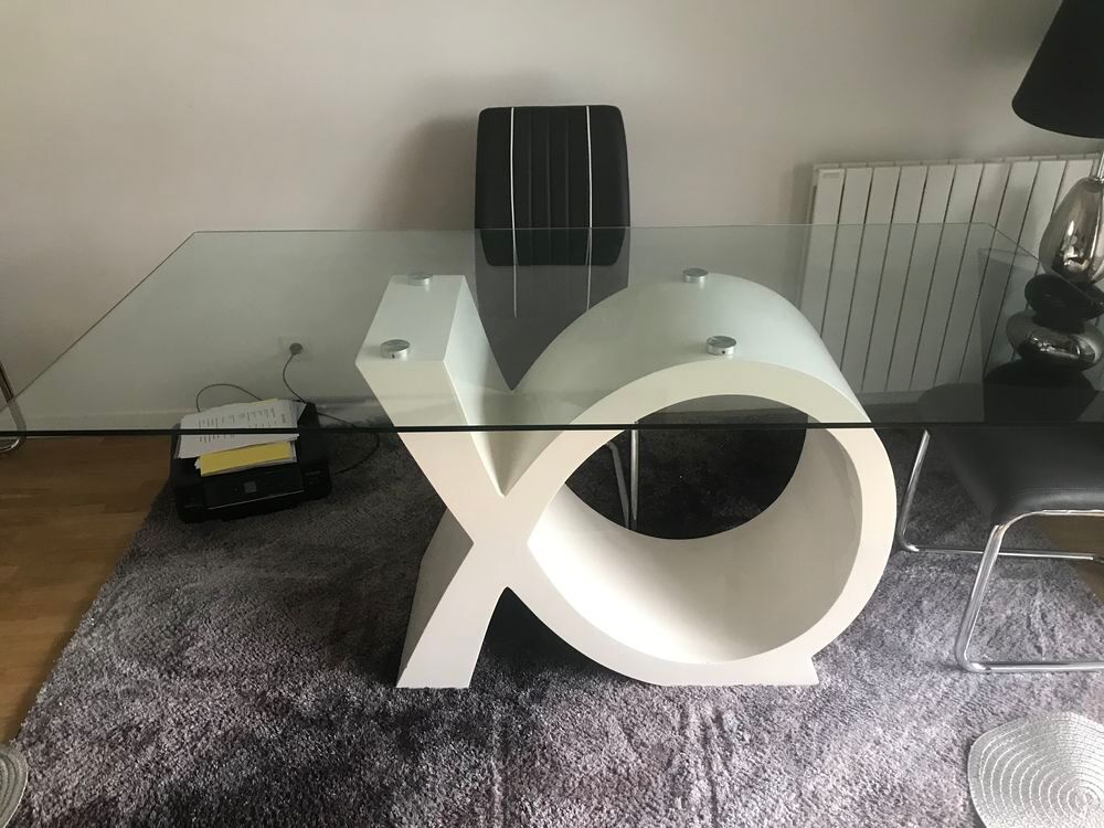 Table &agrave; manger 8 personnes Meubles
