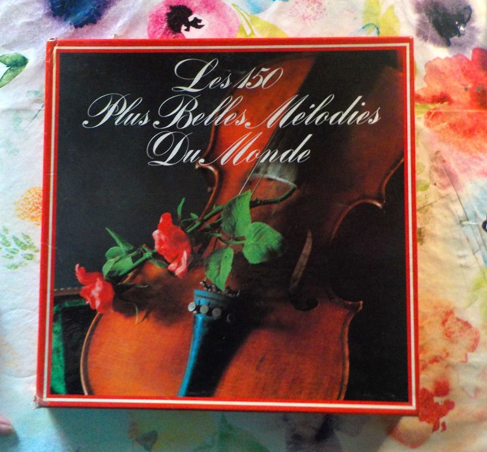 COFFRET 8 VYNILS 33T "LES 150 PLUS BELLES MELODIES DU MONDE" CD et vinyles