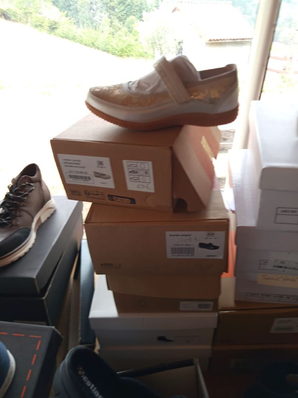 CHAUSSURES FEMME ET HOMME NEUVES Chaussures