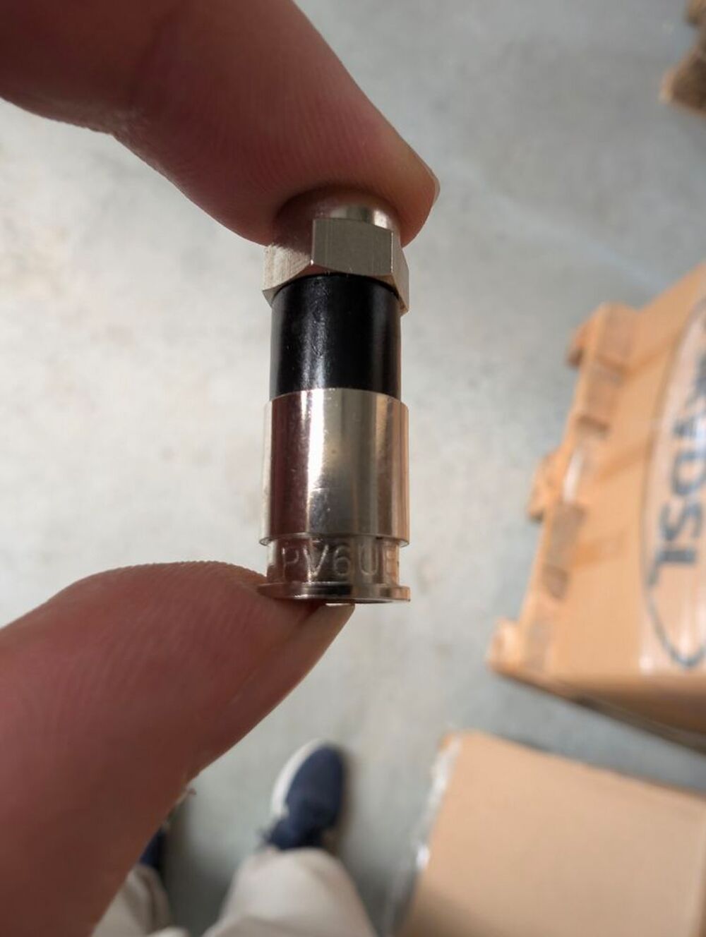 Lot de 50 connecteurs F &agrave; compression RG6 Perfect Vision PV6 Bricolage