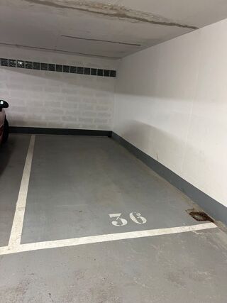  Parking / Garage  vendre 10 m