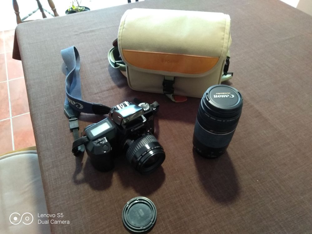 Appareil photo CANON EOS1000 avec accessoires Photos/Video/TV
