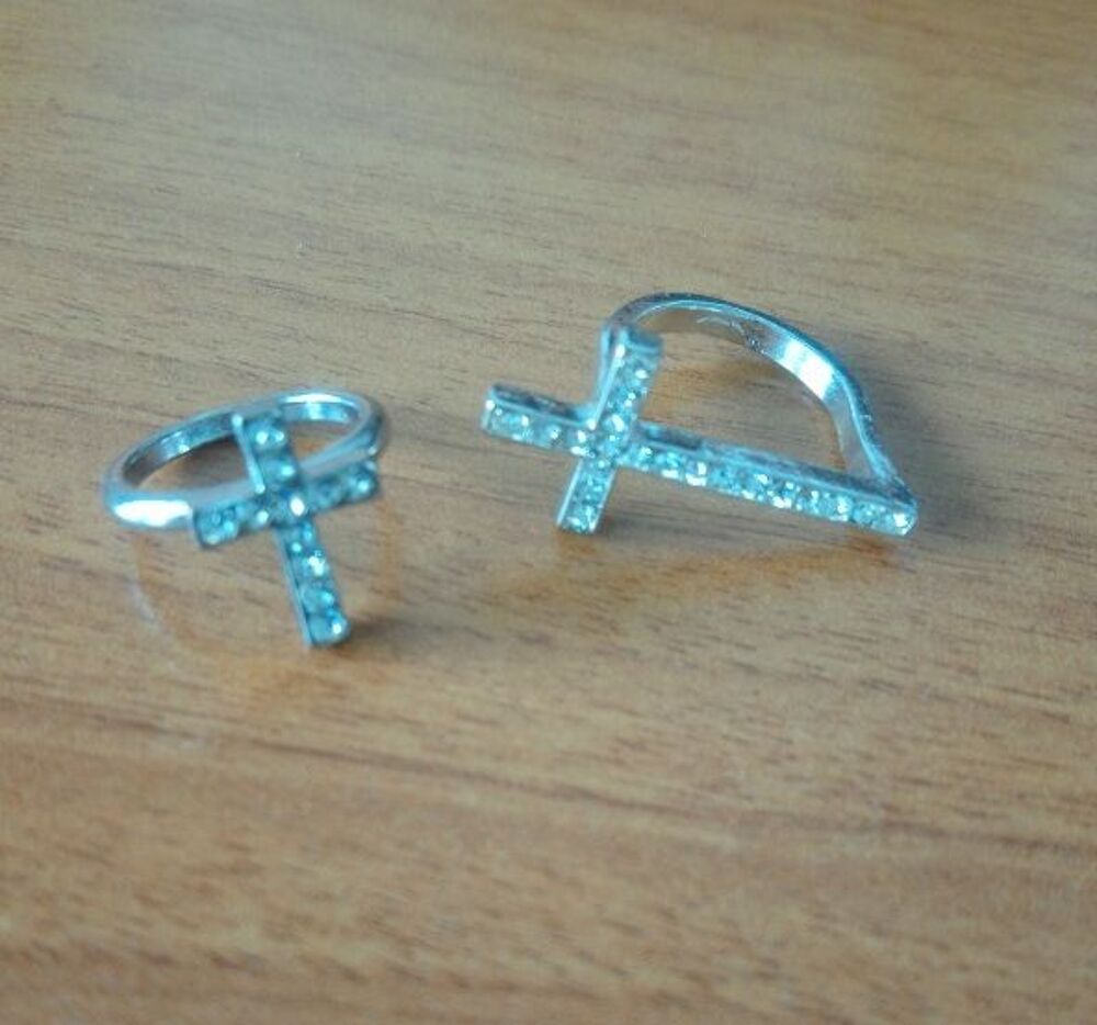Bagues Croix Bijoux et montres