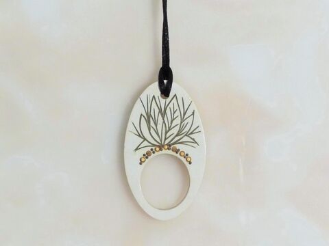 Collier/ Sautoir avec son Anneau Oval en Plastique Blanc 20 Paris 15 (75)