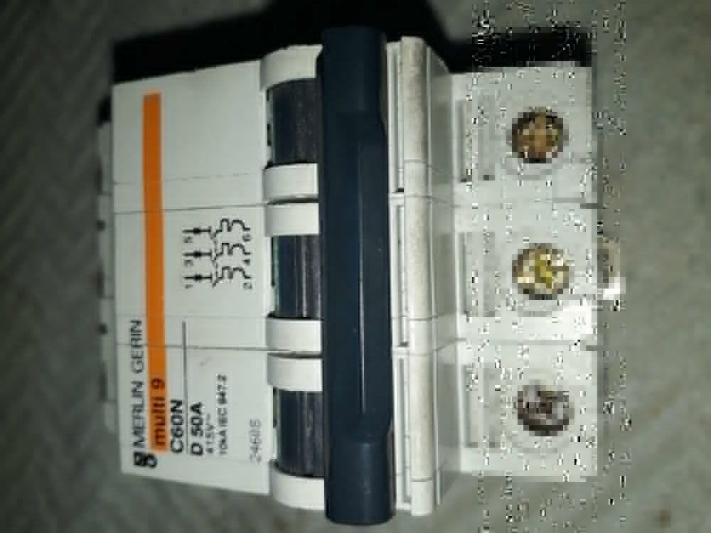 DISJONCTEUR C60N 3P 50A MERLIN-GERIN 24608 Bricolage