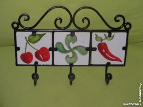 PORTE SERVIETTE 20 Saint-Jean-d'Angly (17)