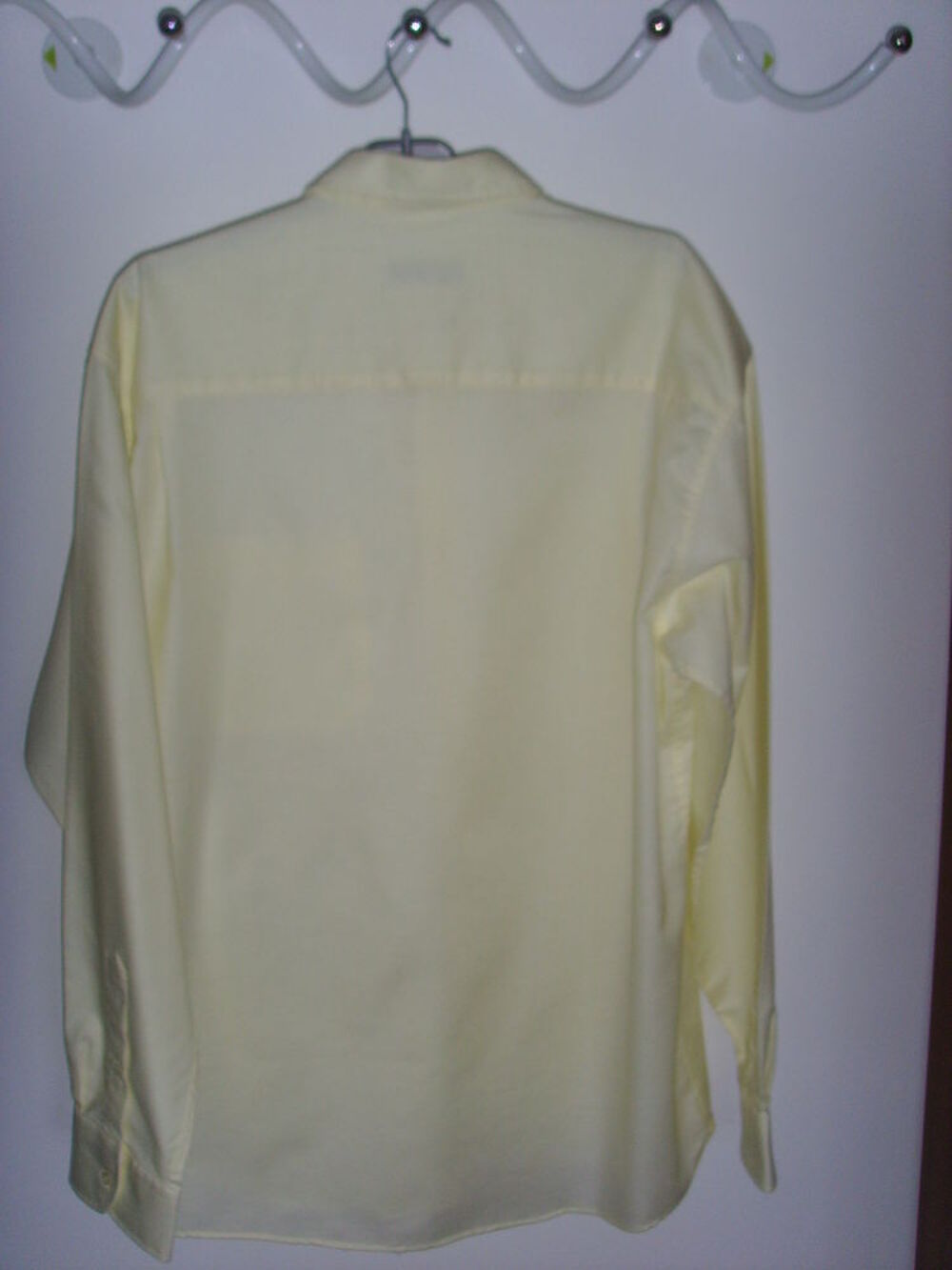 Chemise jaune p&acirc;le V�tements