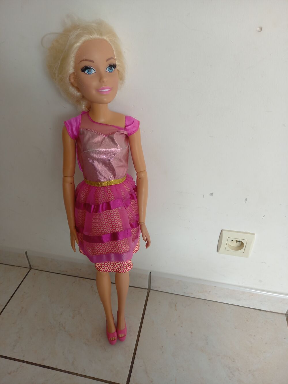 Grande poup&eacute;e batbie 71cm Jeux / jouets