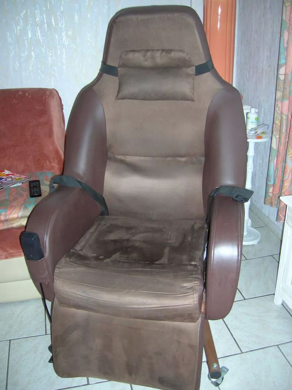 fauteuil &agrave; pousser, velours marron Meubles