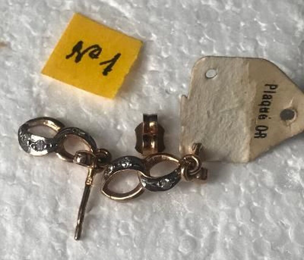  Boucles oreilles pendantes en plaqu&eacute; OR avec zircons Bijoux et montres
