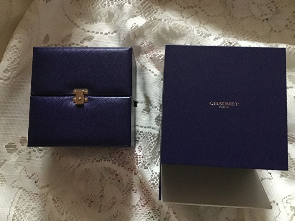 JOLIE &Eacute;CRIN A BIJOU CHAUMET Bijoux et montres