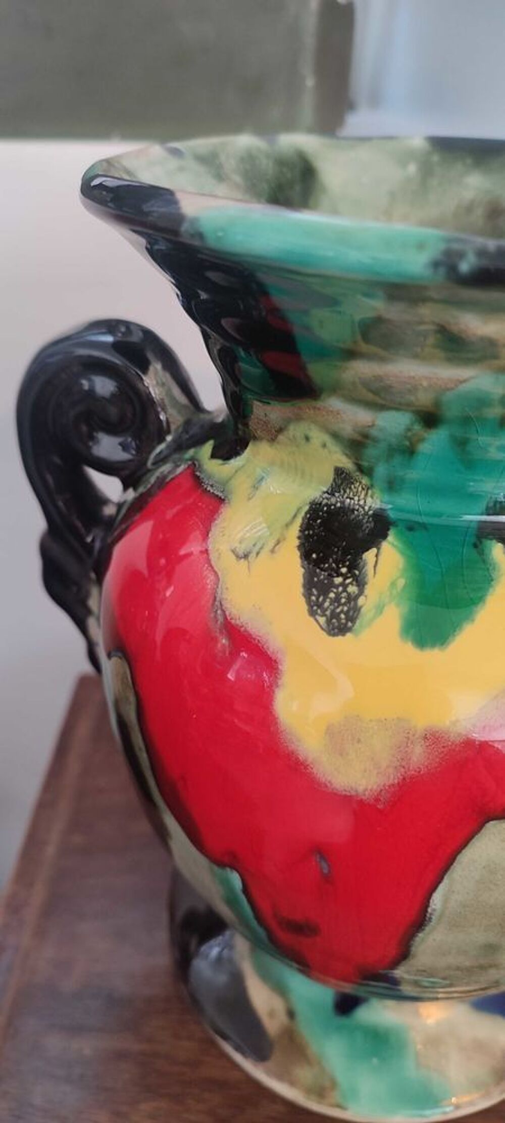 Vase Art D&eacute;co en c&eacute;ramique &agrave; gla&ccedil;ures flamm&eacute;es 