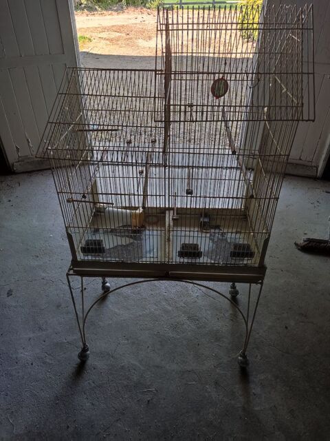 Grande cage &agrave; oiseaux 40 89260 La postolle