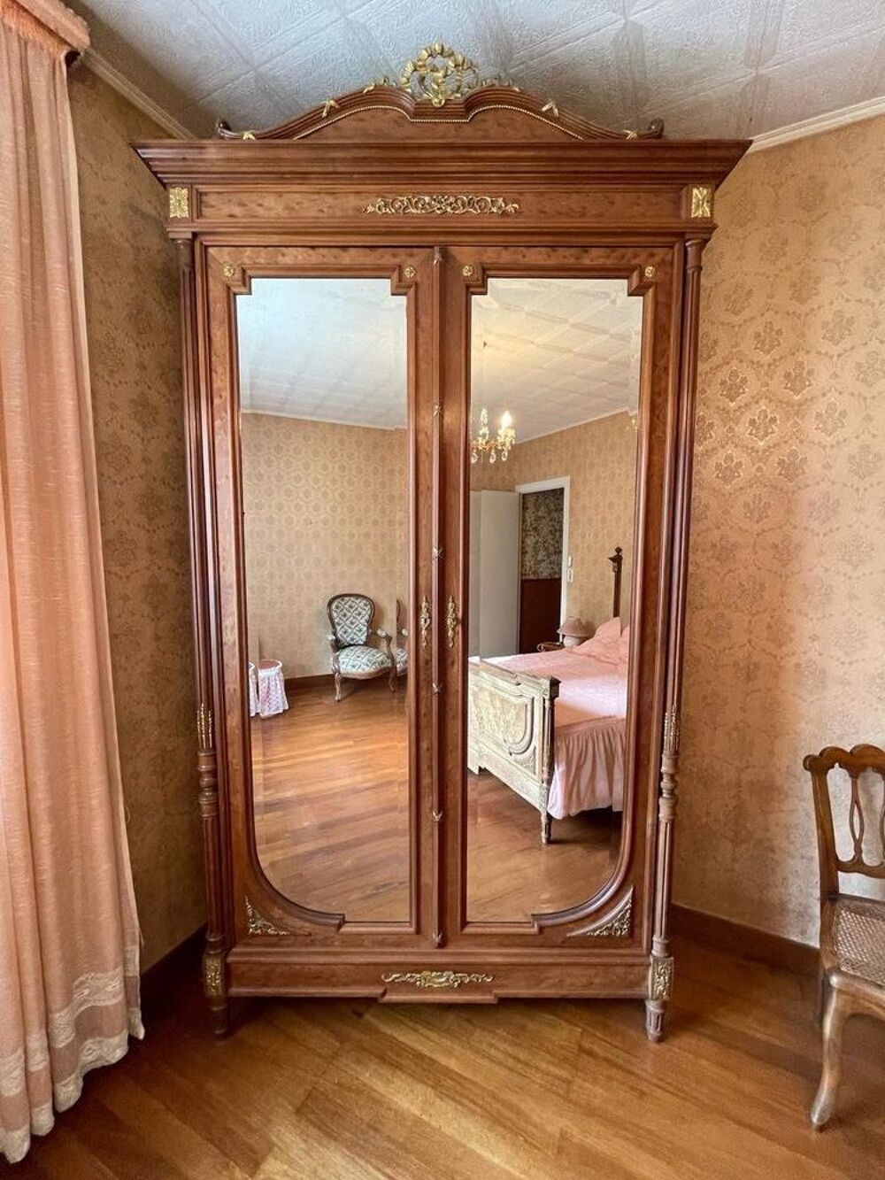 LIT + ARMOIRE LOUIS XVI en ACAJOU Meubles