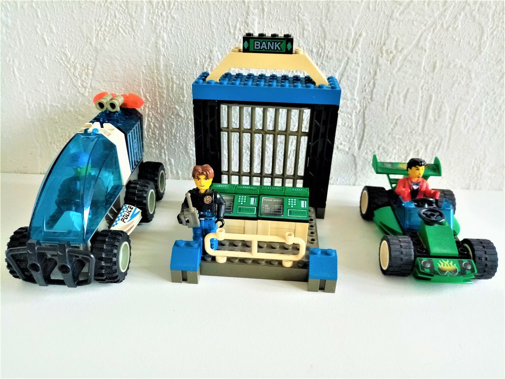 LEGO City voiture de police et cambriolage de banque no 4608 CD et vinyles