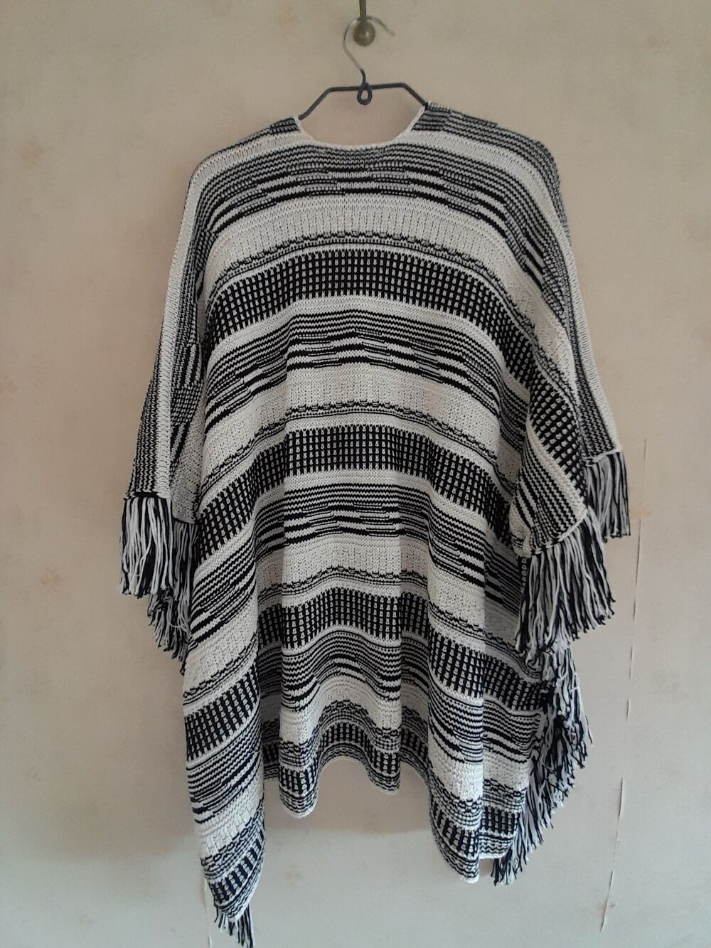 Veste &agrave; franges (123)
Vêtements