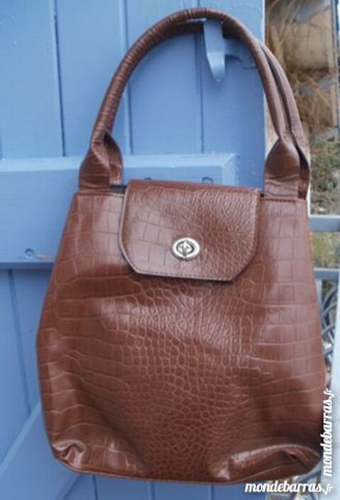 Sac à mains synthétique, couleur marrron 5 Montauban (82)