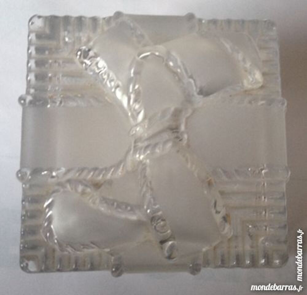 bonbonni&egrave;re en verre Décoration