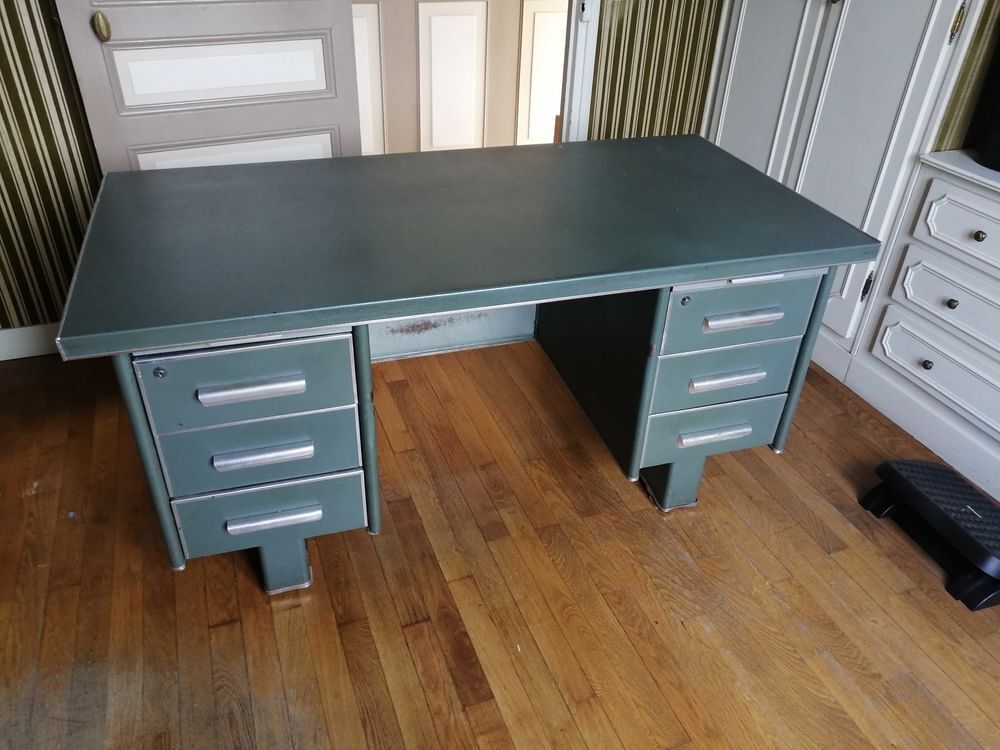 Bureau 6 tiroir m&eacute;tallique Meubles