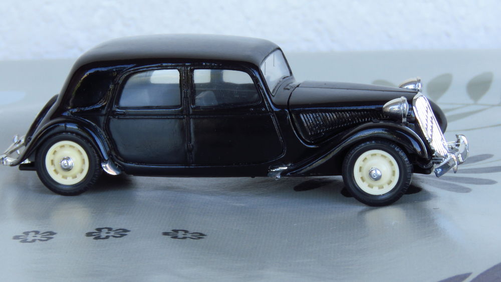 Voiture miniature Citro&euml;n 15 1/43 
