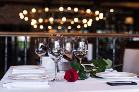 RESTAURANT, PISCINE, EVENTS... AU COEUR DE LA  GARRIGUE MAIS A SEULEMENT 10 MINUTES DES ARENES ! 696800 30900 Nimes