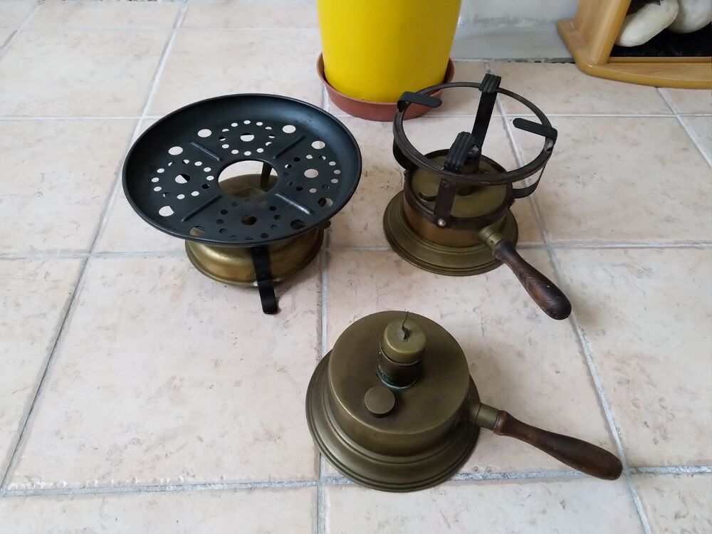 R&eacute;chauds &agrave; m&egrave;che anciens
Décoration