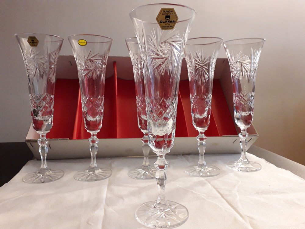 Flutes &agrave; champagne anciennes Cristal de Boh&egrave;me taill&eacute;es main D�coration