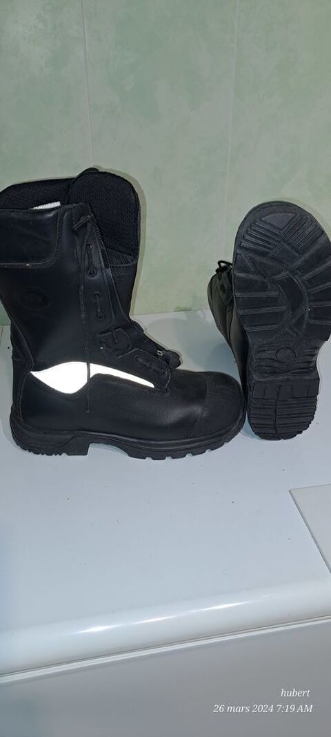 bottes  a lacets pompiers. 80 Étaples (62)