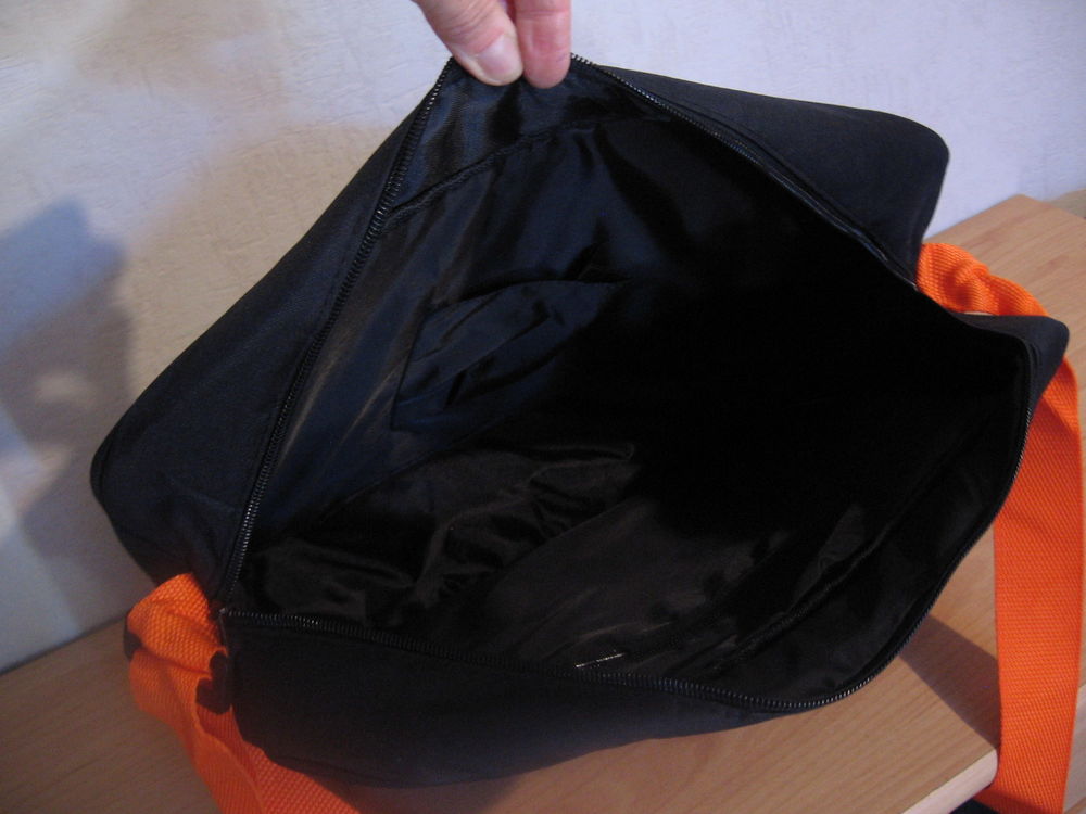 Sac &Agrave; Bandouli&egrave;re Pour Ordinateur Ou Tablette Matériel informatique