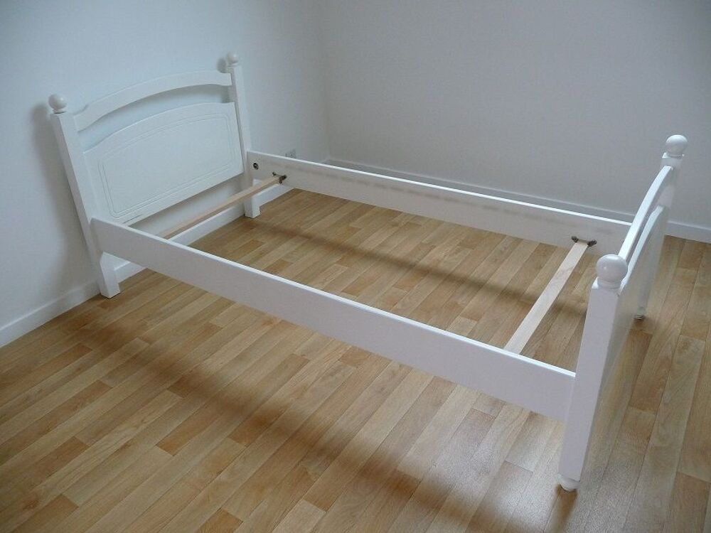 Lit 90 x 190 blanc marque SAUTHON &amp; sommier lattes r&eacute;glables Meubles