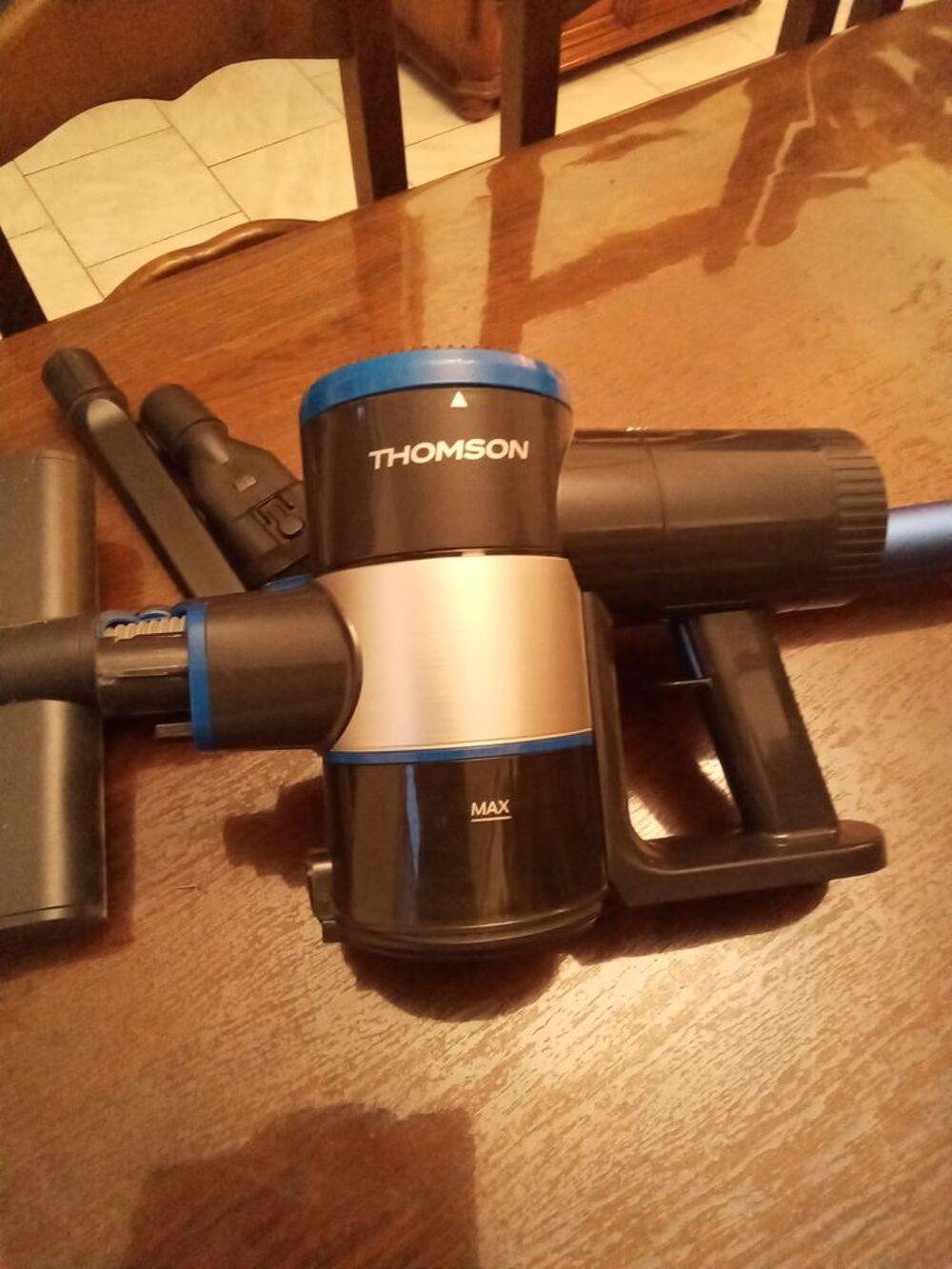 Aspirateur balai Thomson Electromnager