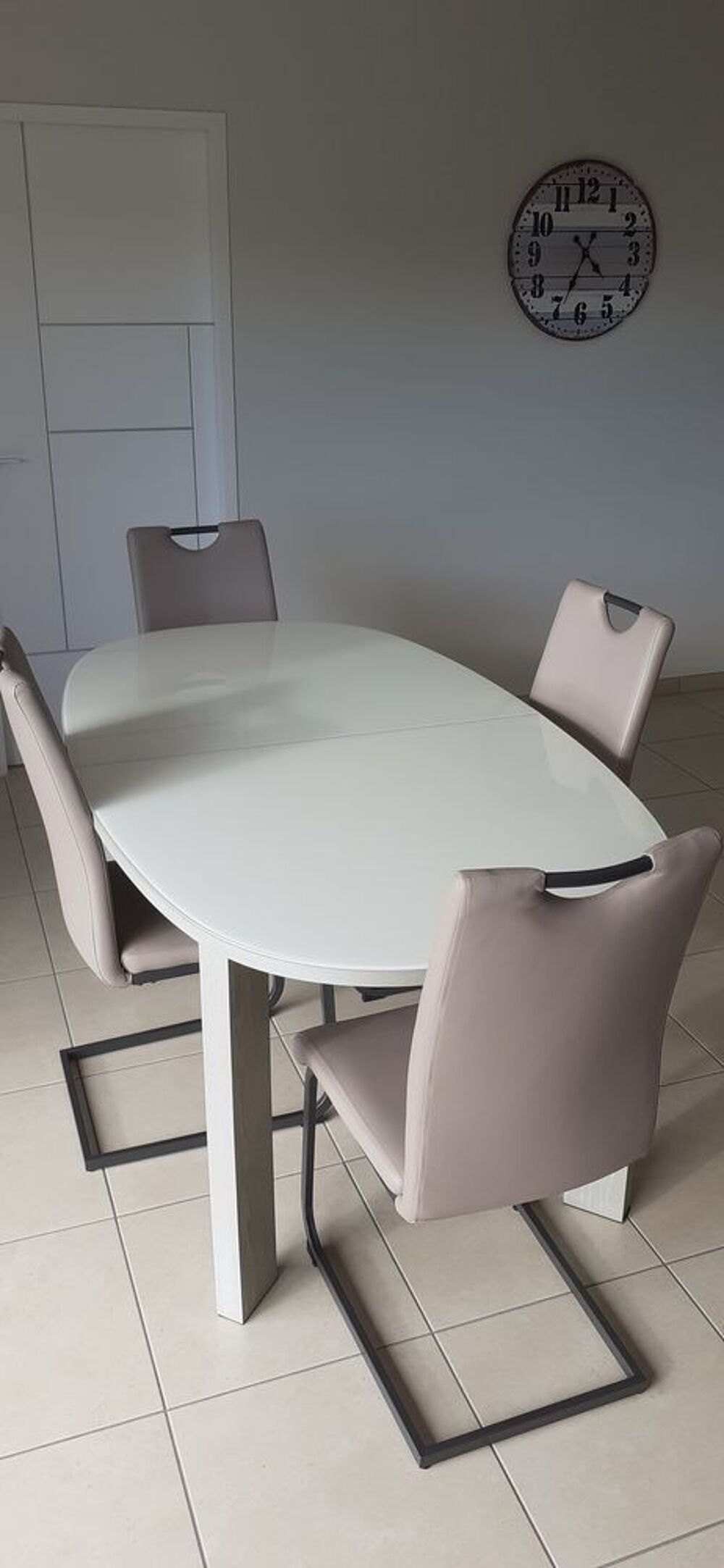 Table ovale extensible 8pls dessus verre Meubles