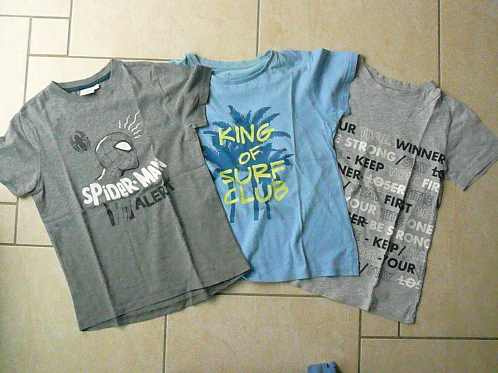 Lot de 3 tee-shirts gar&ccedil;on 10 ans (n&deg;37) Vtements enfants