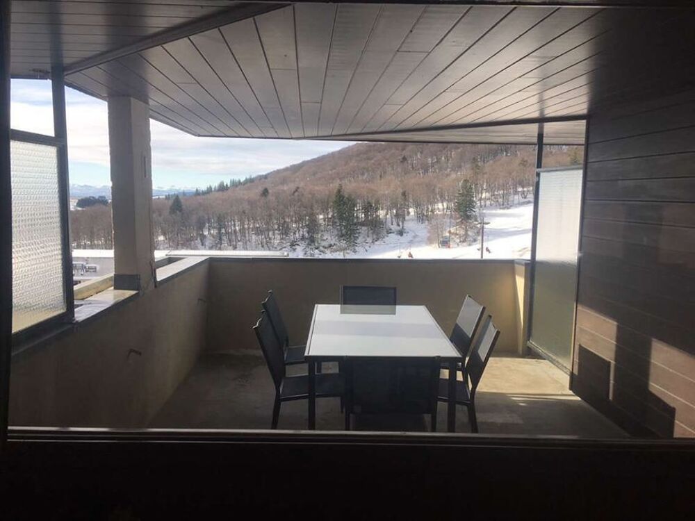   Super Besse proche des pistes grande terrasse
Auvergne, Super Besse (63610)