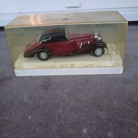 voiture miniature
de marque Solido
Modle Mercedes 540 K ge d'or
chelle 1/43me 20 Rethel (08)