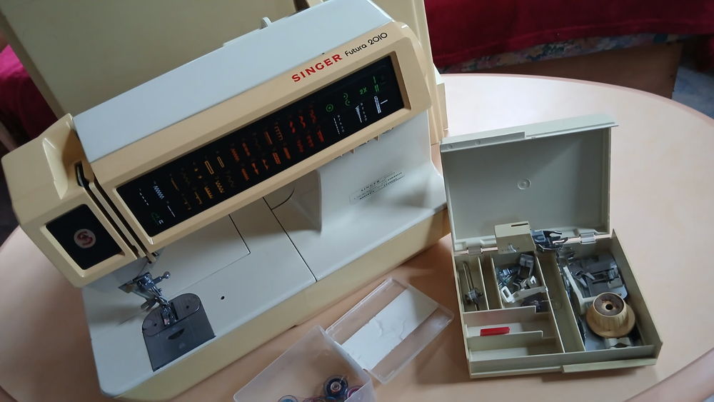Machine &agrave; coudre et broder singer Electroménager
