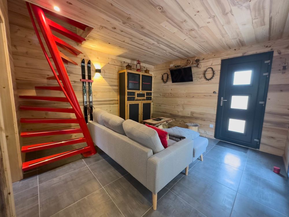   Gte insolite refuge perch SPA Terrain cltur  5000 m2  Lorraine, Grardmer (88400)