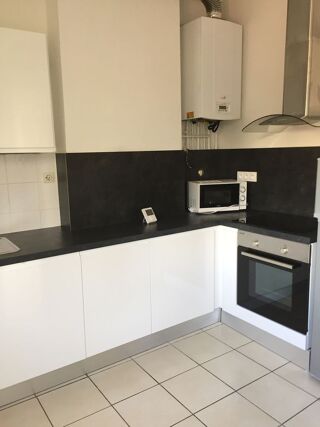  Appartement à louer 4 pièces 70 m²