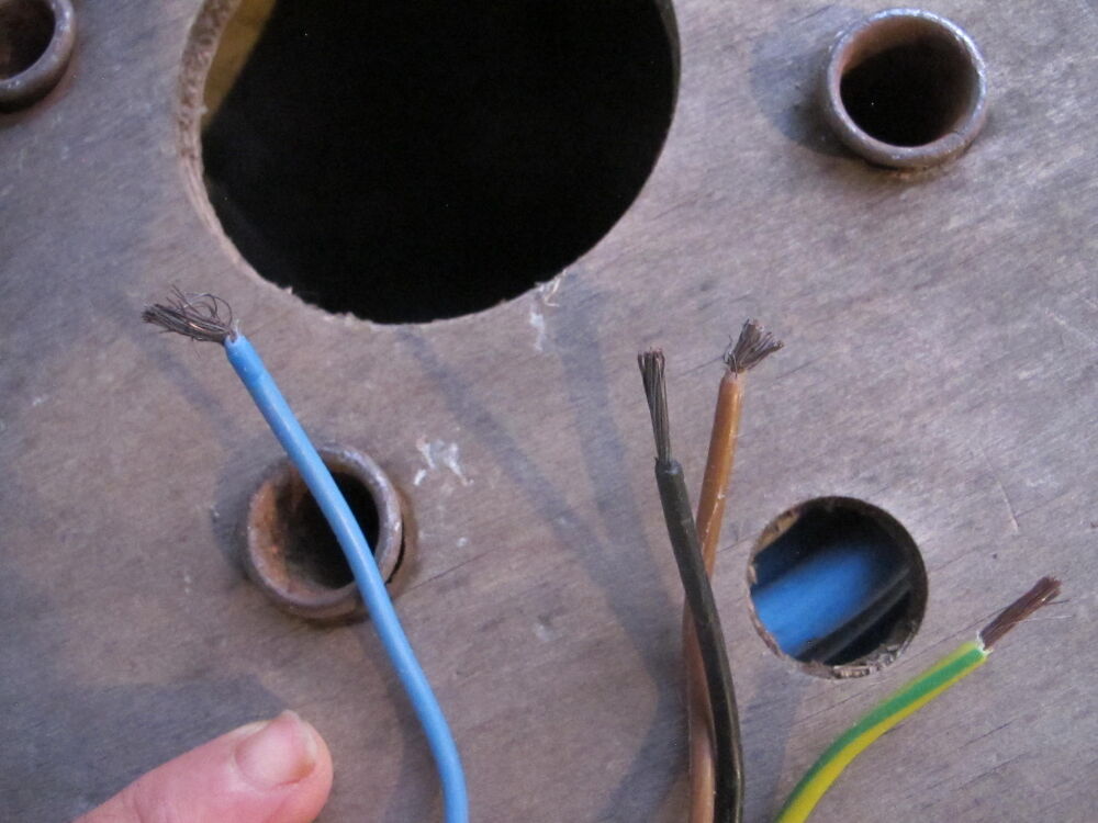 Cable &eacute;lectrique pour pompe immerg&eacute;e 4G x2,5 Bricolage
