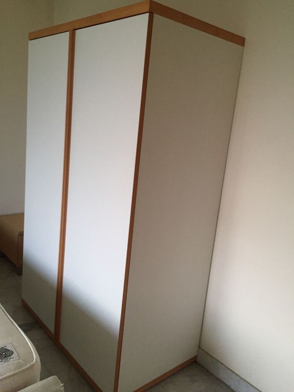 armoire contemporaine stratifi&eacute; blanc/pin Meubles