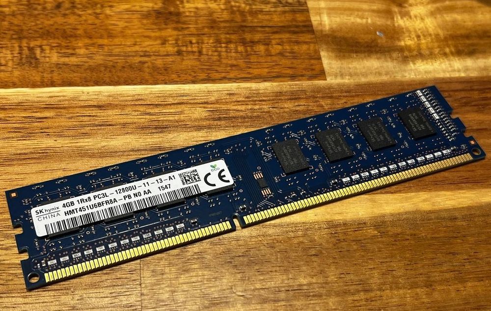 4 barrettes m&eacute;moires Hynix 4 Gb PC3 12800U Matériel informatique