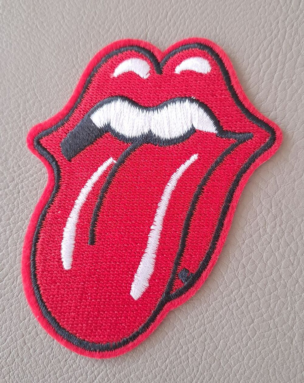 &eacute;cusson patch brod&eacute; logo langue des Rolling Stones 9x8 cm 