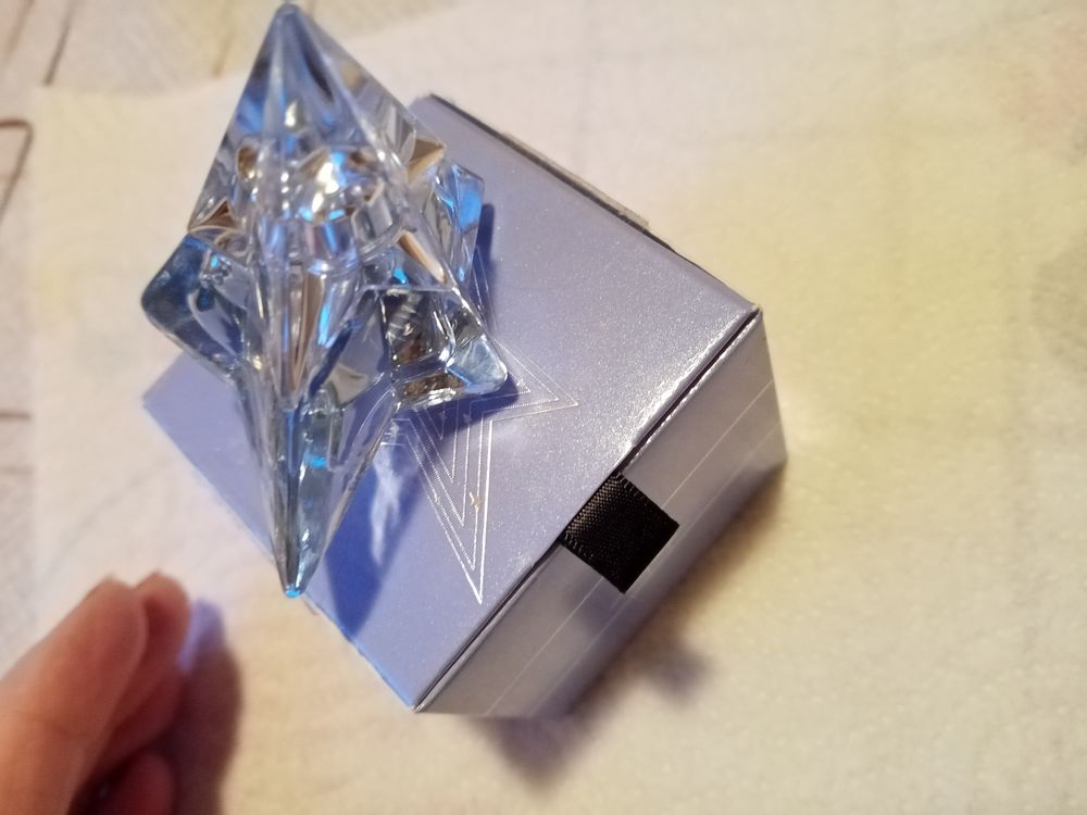 une miniature de parfum T MUGLER 