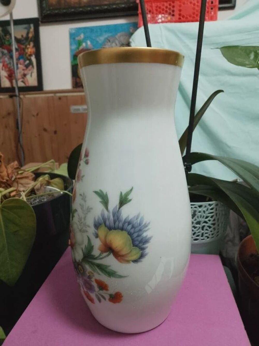 Vase en c&eacute;ramique &agrave; d&eacute;cor Florale Porcelaine de Limoges. Décoration